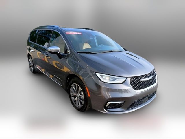 2023 Chrysler Pacifica Hybrid Pinnacle