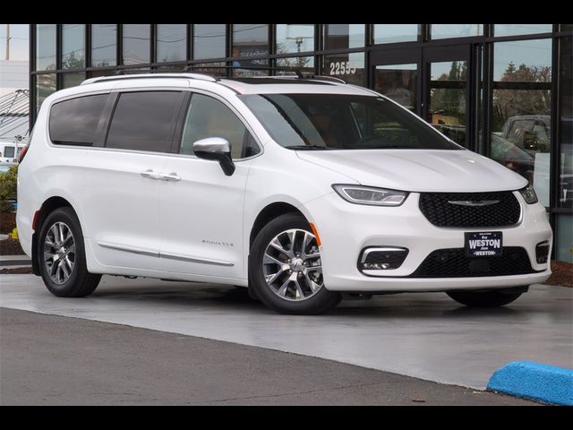 2023 Chrysler Pacifica Hybrid Pinnacle