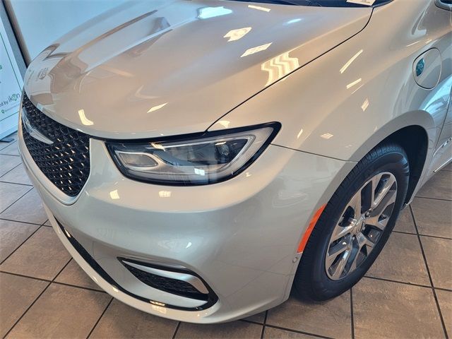 2023 Chrysler Pacifica Hybrid Pinnacle
