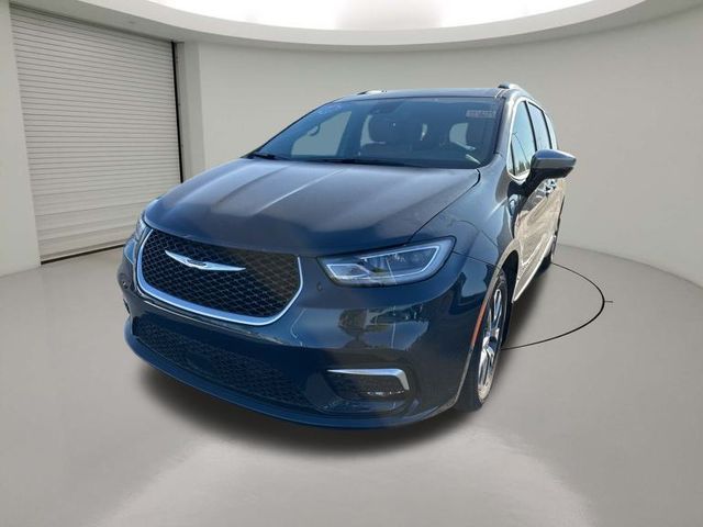 2023 Chrysler Pacifica Hybrid Pinnacle