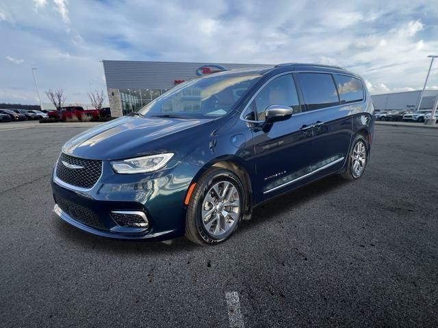 2023 Chrysler Pacifica Hybrid Pinnacle