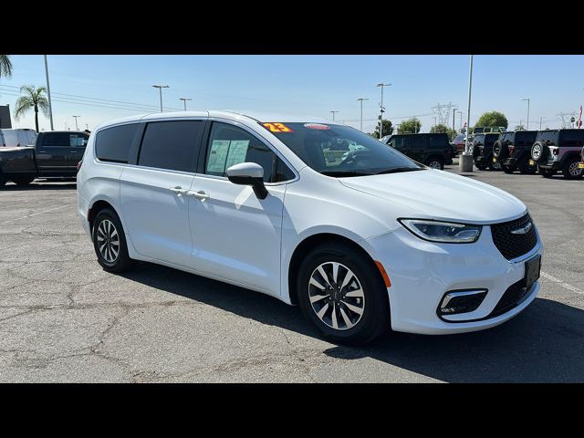 2023 Chrysler Pacifica Hybrid Touring L