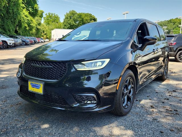 2023 Chrysler Pacifica Hybrid Touring L