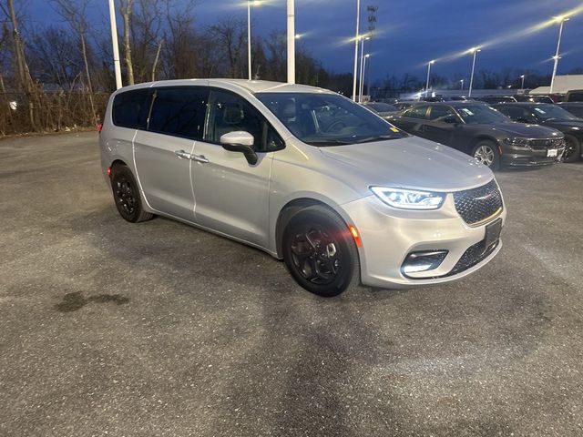 2023 Chrysler Pacifica Hybrid Touring L