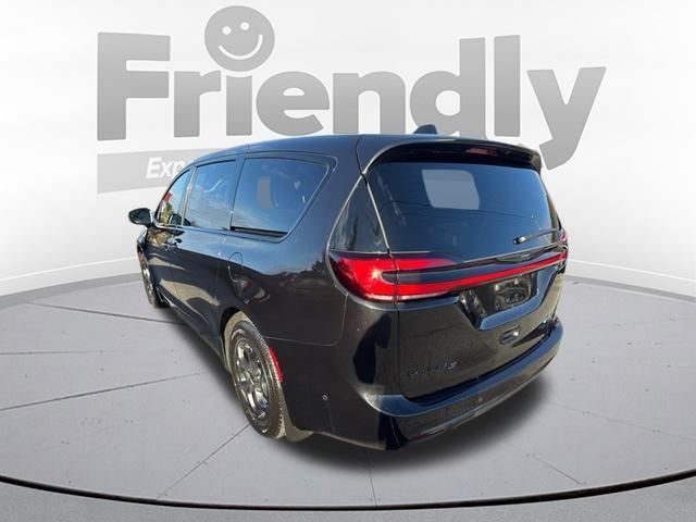 2023 Chrysler Pacifica Hybrid Touring L