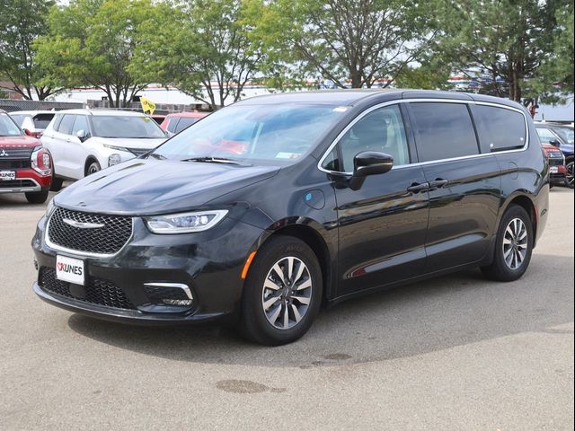 2023 Chrysler Pacifica Hybrid Touring L