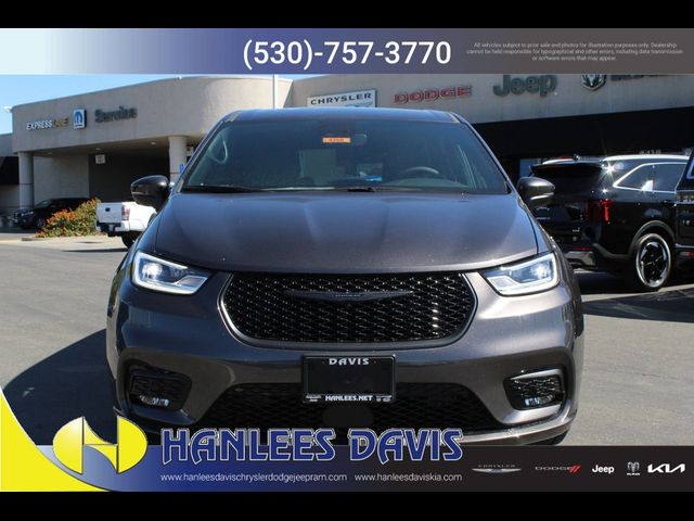 2023 Chrysler Pacifica Hybrid Touring L