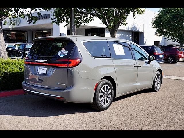 2023 Chrysler Pacifica Hybrid Touring L