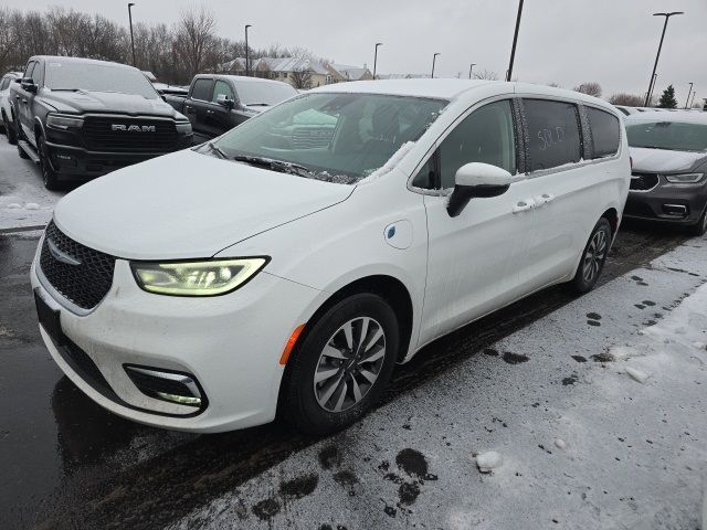 2023 Chrysler Pacifica Hybrid Touring L