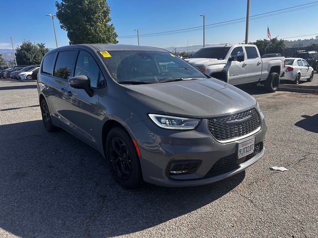 2023 Chrysler Pacifica Hybrid Touring L