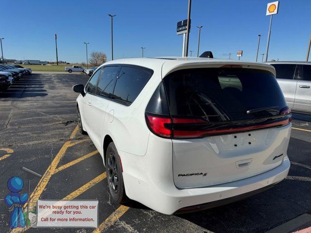 2023 Chrysler Pacifica Hybrid Touring L