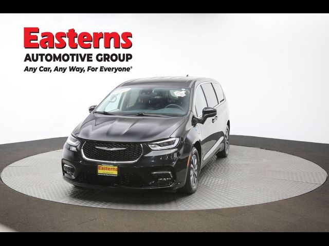 2023 Chrysler Pacifica Hybrid Touring L