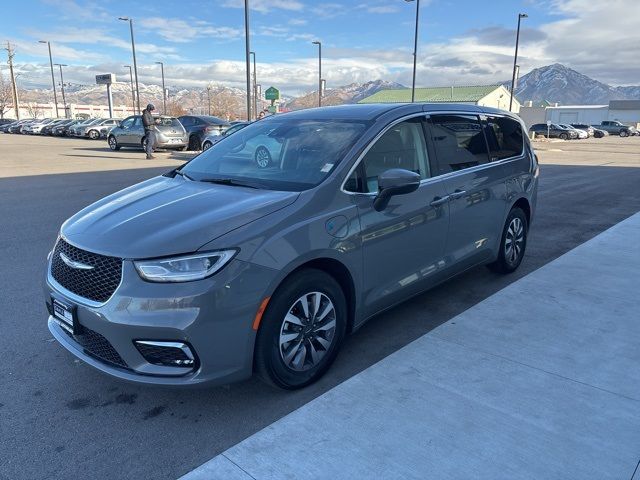 2023 Chrysler Pacifica Hybrid Touring L