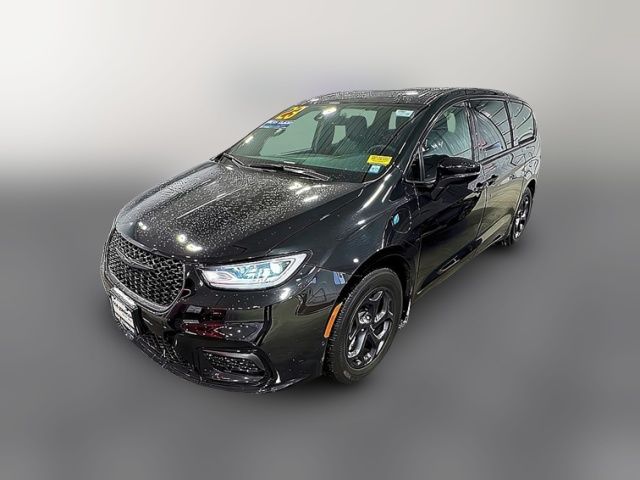 2023 Chrysler Pacifica Hybrid Touring L