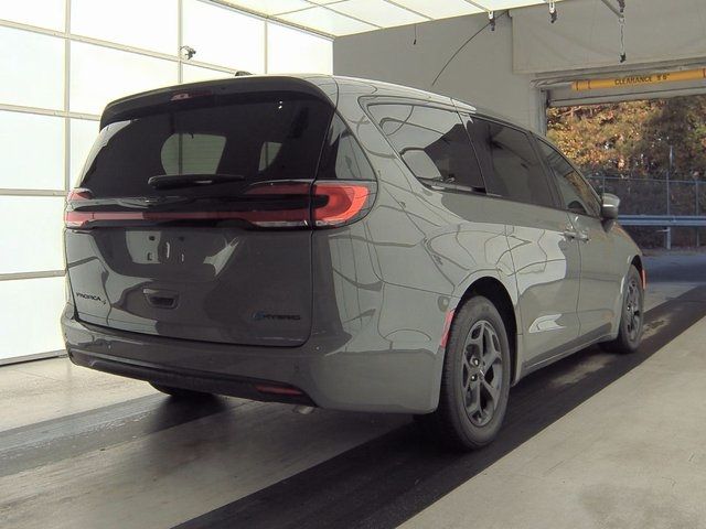 2023 Chrysler Pacifica Hybrid Touring L