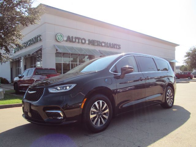 2023 Chrysler Pacifica Hybrid Touring L