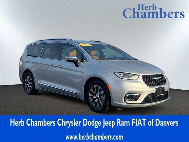 2023 Chrysler Pacifica Hybrid Pinnacle