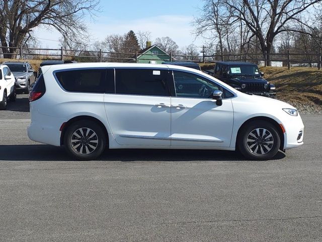 2023 Chrysler Pacifica Hybrid Limited