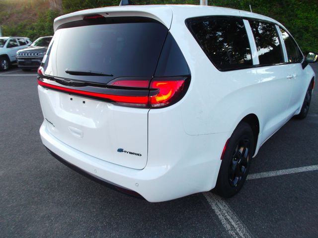 2023 Chrysler Pacifica Hybrid Limited