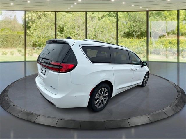 2023 Chrysler Pacifica Hybrid Pinnacle