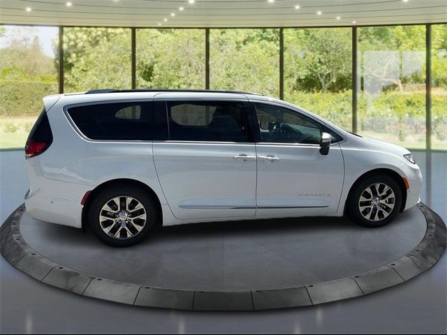 2023 Chrysler Pacifica Hybrid Pinnacle