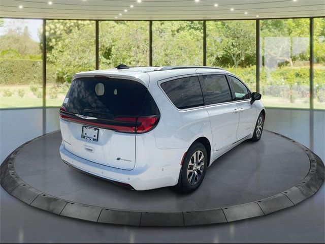 2023 Chrysler Pacifica Hybrid Pinnacle