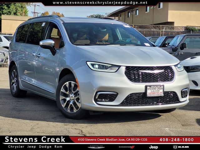 2023 Chrysler Pacifica Hybrid Pinnacle