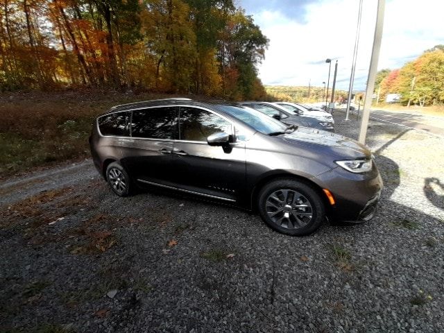 2023 Chrysler Pacifica Hybrid Pinnacle