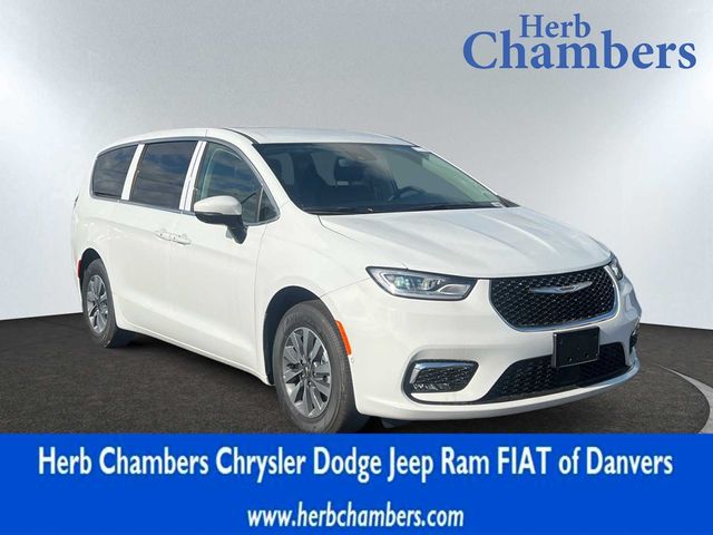 2023 Chrysler Pacifica Hybrid Touring L