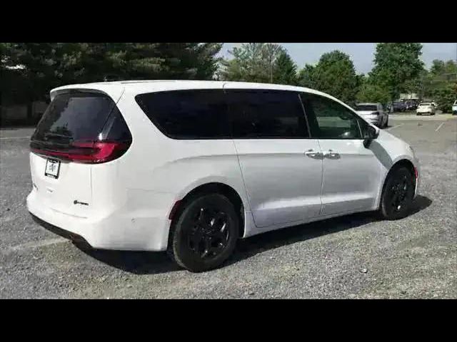 2023 Chrysler Pacifica Hybrid Touring L