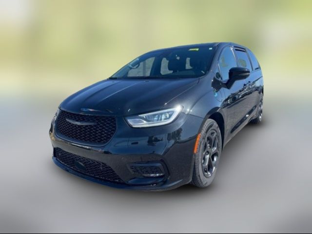 2023 Chrysler Pacifica Hybrid Touring L
