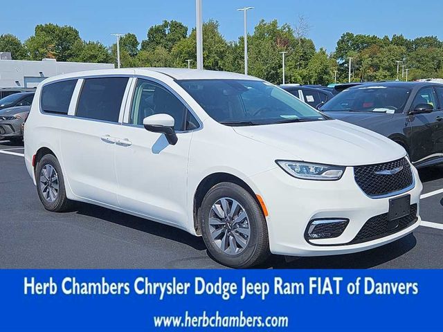 2023 Chrysler Pacifica Hybrid Touring L