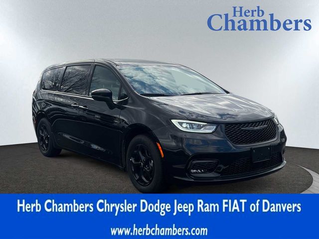 2023 Chrysler Pacifica Hybrid Touring L