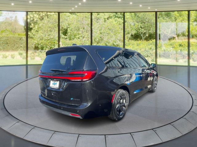 2023 Chrysler Pacifica Hybrid Touring L