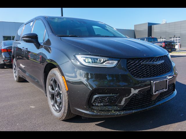 2023 Chrysler Pacifica Hybrid Touring L