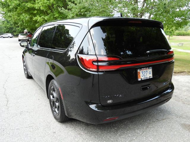 2023 Chrysler Pacifica Hybrid Touring L