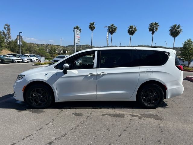 2023 Chrysler Pacifica Hybrid Touring L