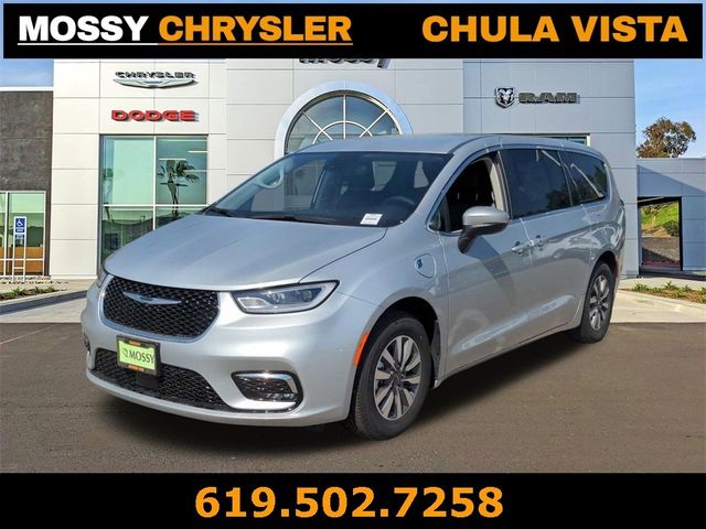 2023 Chrysler Pacifica Hybrid Touring L