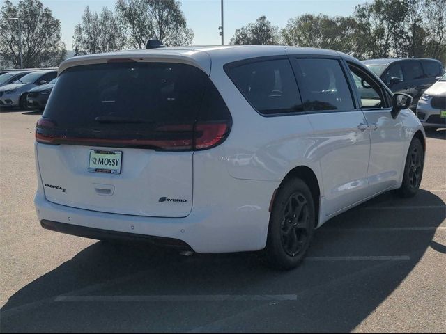 2023 Chrysler Pacifica Hybrid Touring L