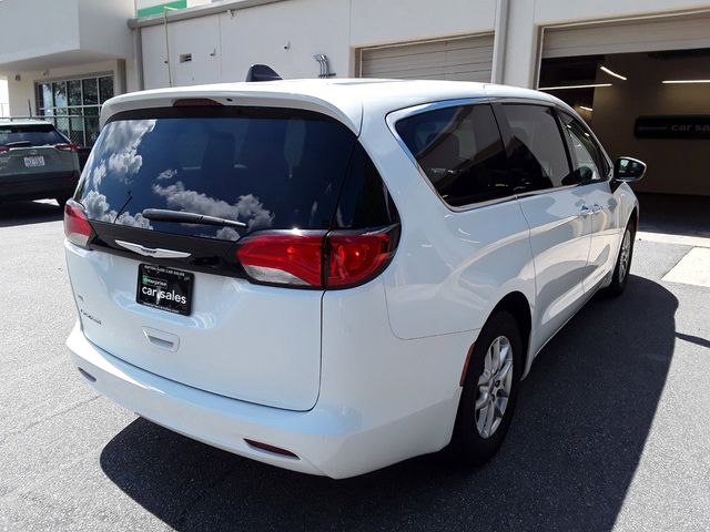 2023 Chrysler Voyager LX