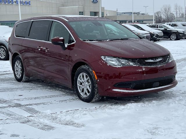 2023 Chrysler Voyager LX