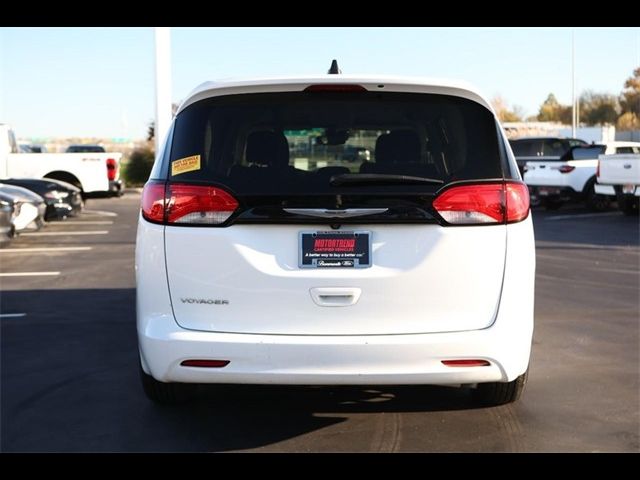 2023 Chrysler Voyager LX