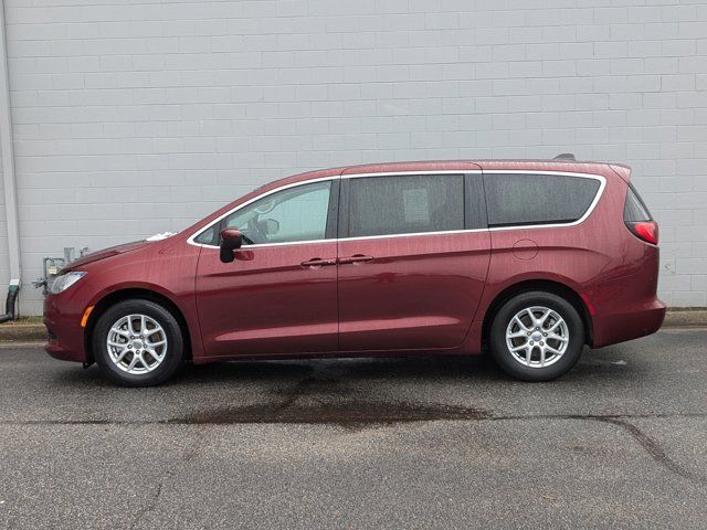 2023 Chrysler Voyager LX