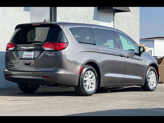 2023 Chrysler Voyager LX