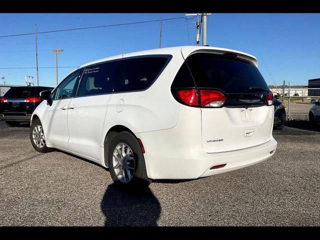 2023 Chrysler Voyager LX