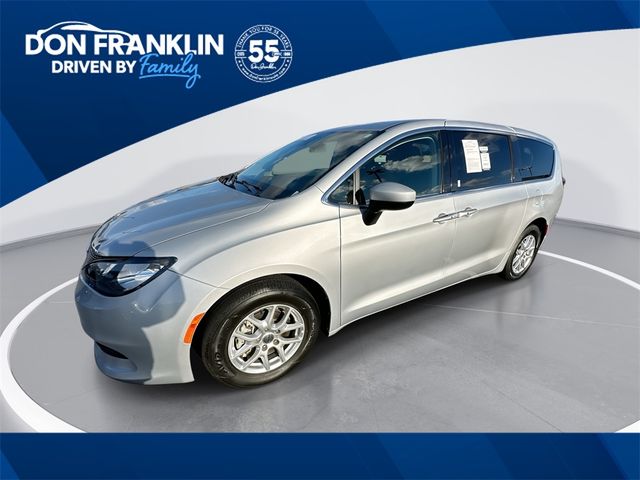 2023 Chrysler Voyager LX