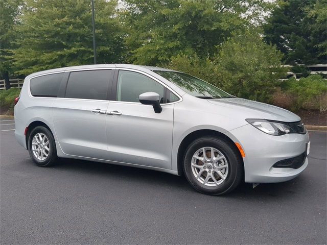 2023 Chrysler Voyager LX