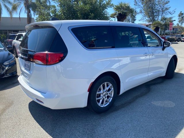 2023 Chrysler Voyager LX