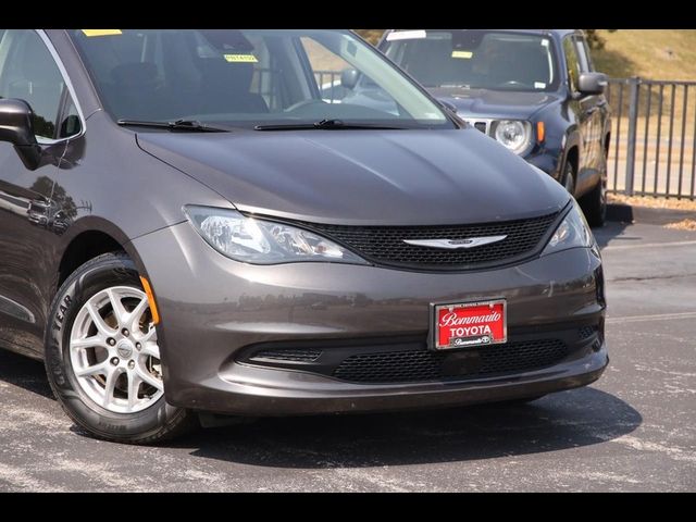 2023 Chrysler Voyager LX