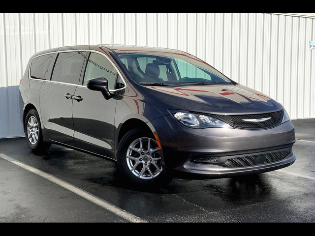 2023 Chrysler Voyager LX